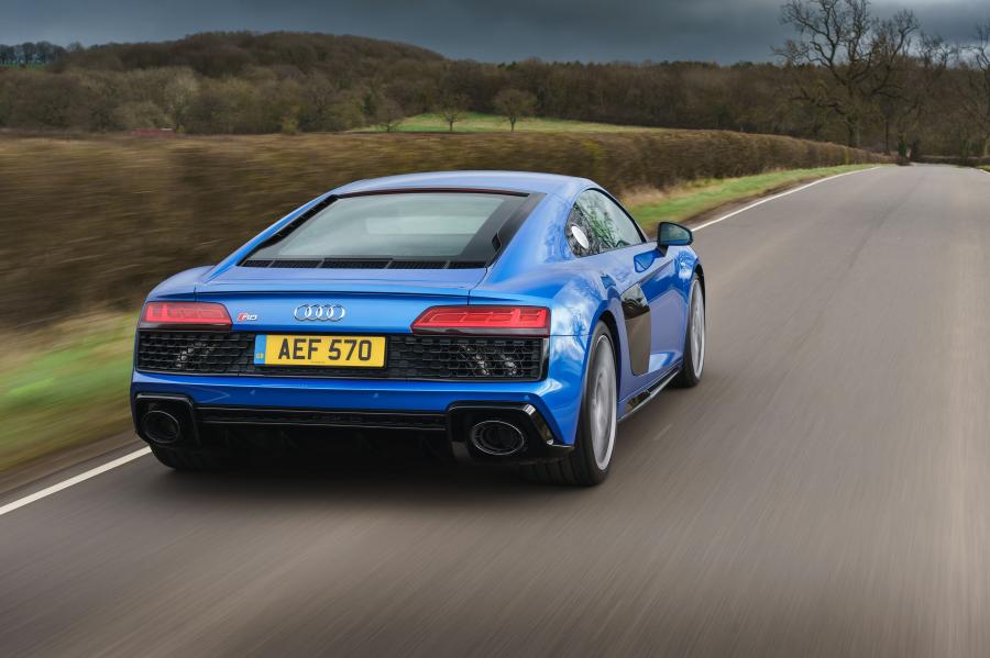  Audi R8 V10 2019 года  (UK) (фото 17 из 79)